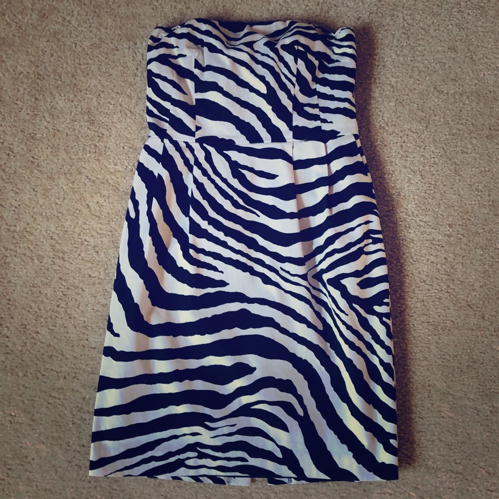 Zebra print, strapless dress.